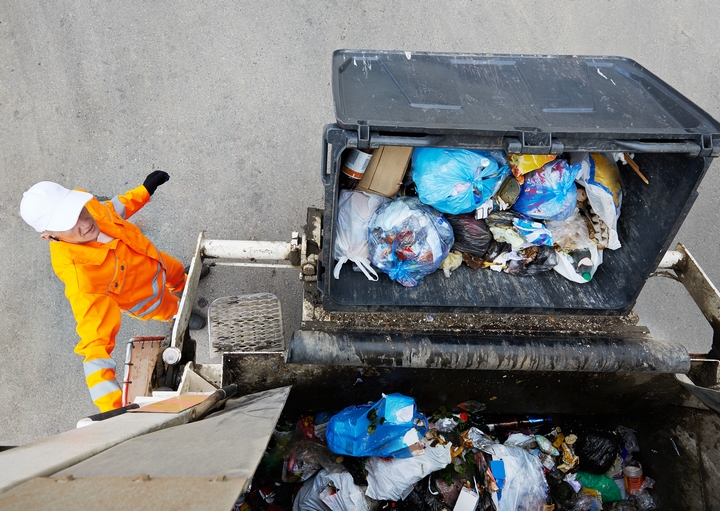 5 Tips to Consider When Choosing Waste Management Services